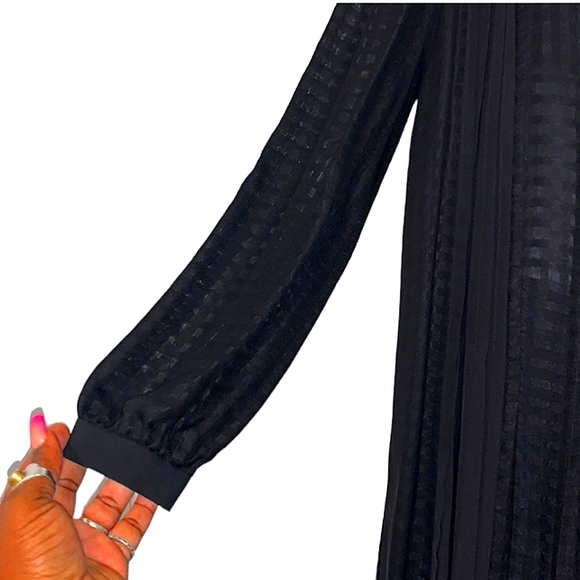 MOGG BLACK CREPE LATCH HOOK  MINI PLEATED FLAIR DRESS NWOT SIZE M/L - Picture 2 of 6